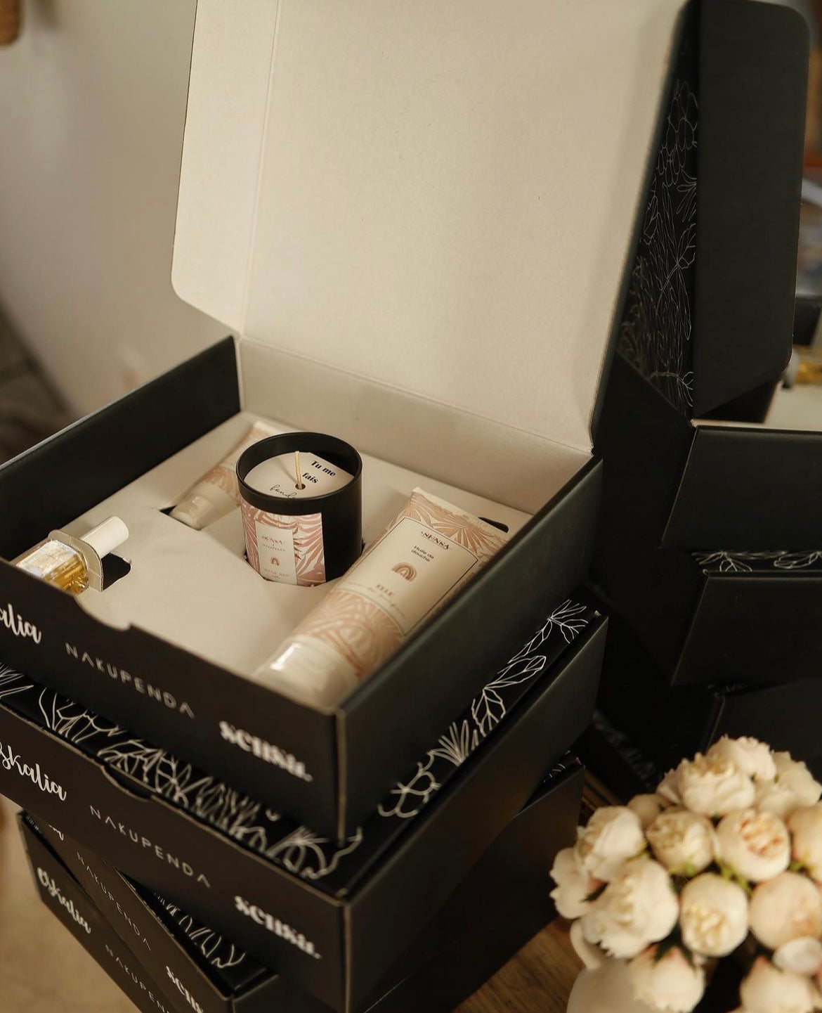 Coffret Cadeau - Bougie Bijou & Huile de Douche