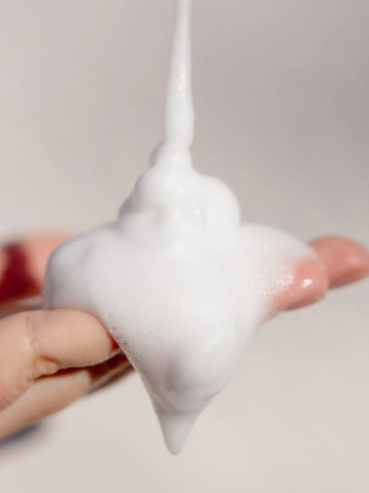 Mousse nettoyante aux plantes aromatiques - La Canopée