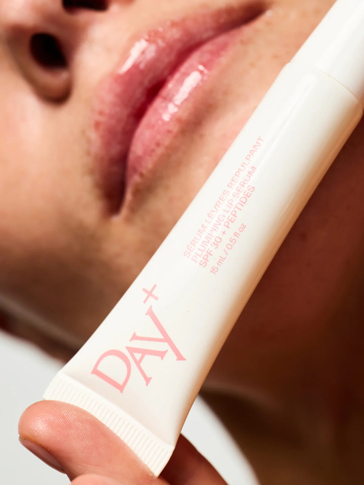 SÉRUM LÈVRES REPULPANT SPF30 + PEPTIDES - DAY +